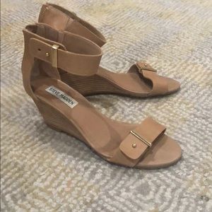 Steve Madden, size 7. Tan. Great Condition